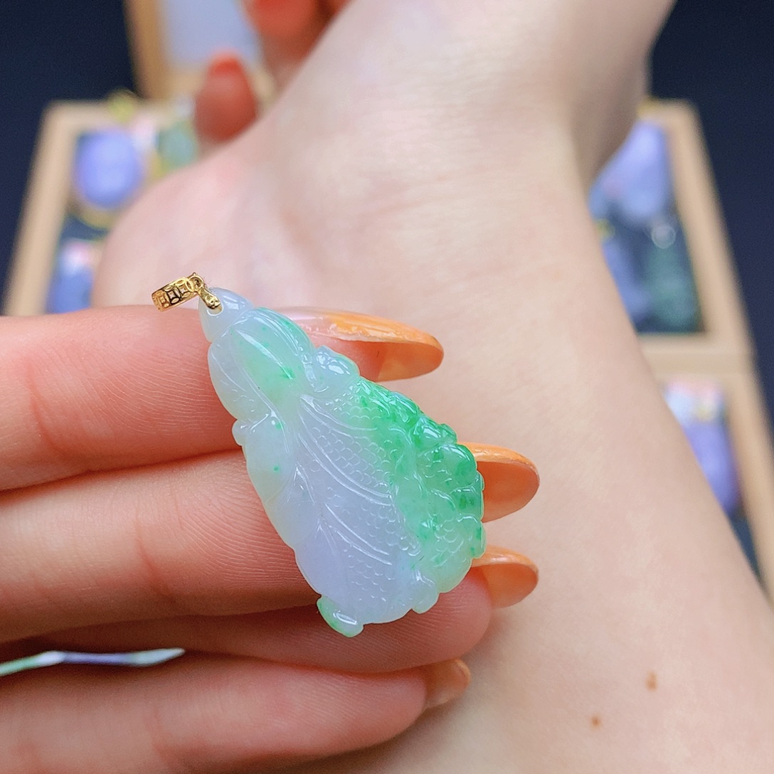 翡翠18K金镶嵌颈饰翡翠