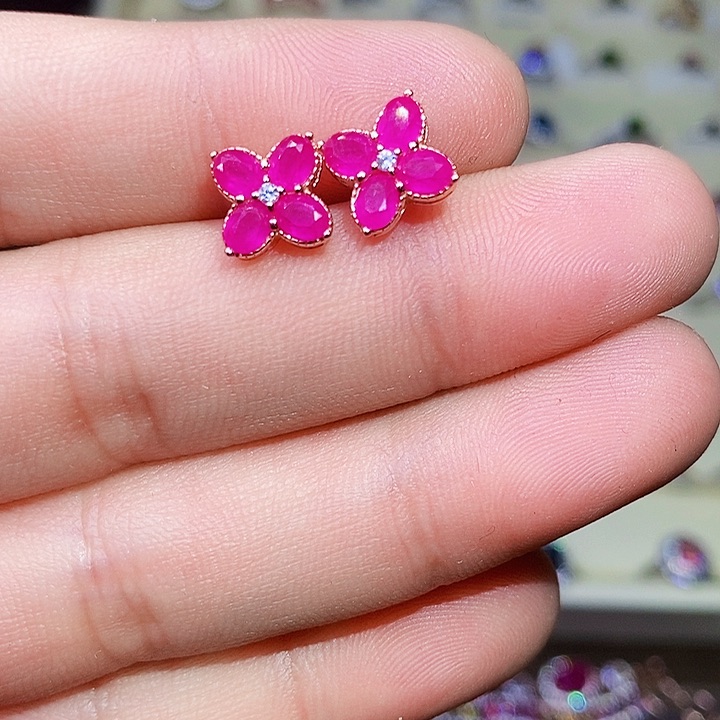 红宝石耳饰银S925镶嵌圆*溜11111