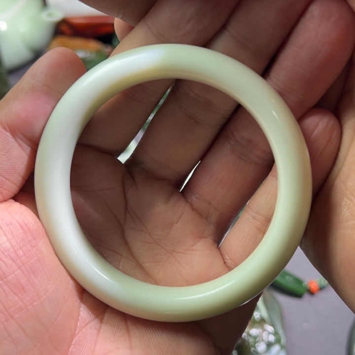 和田玉颈饰未镶嵌火*