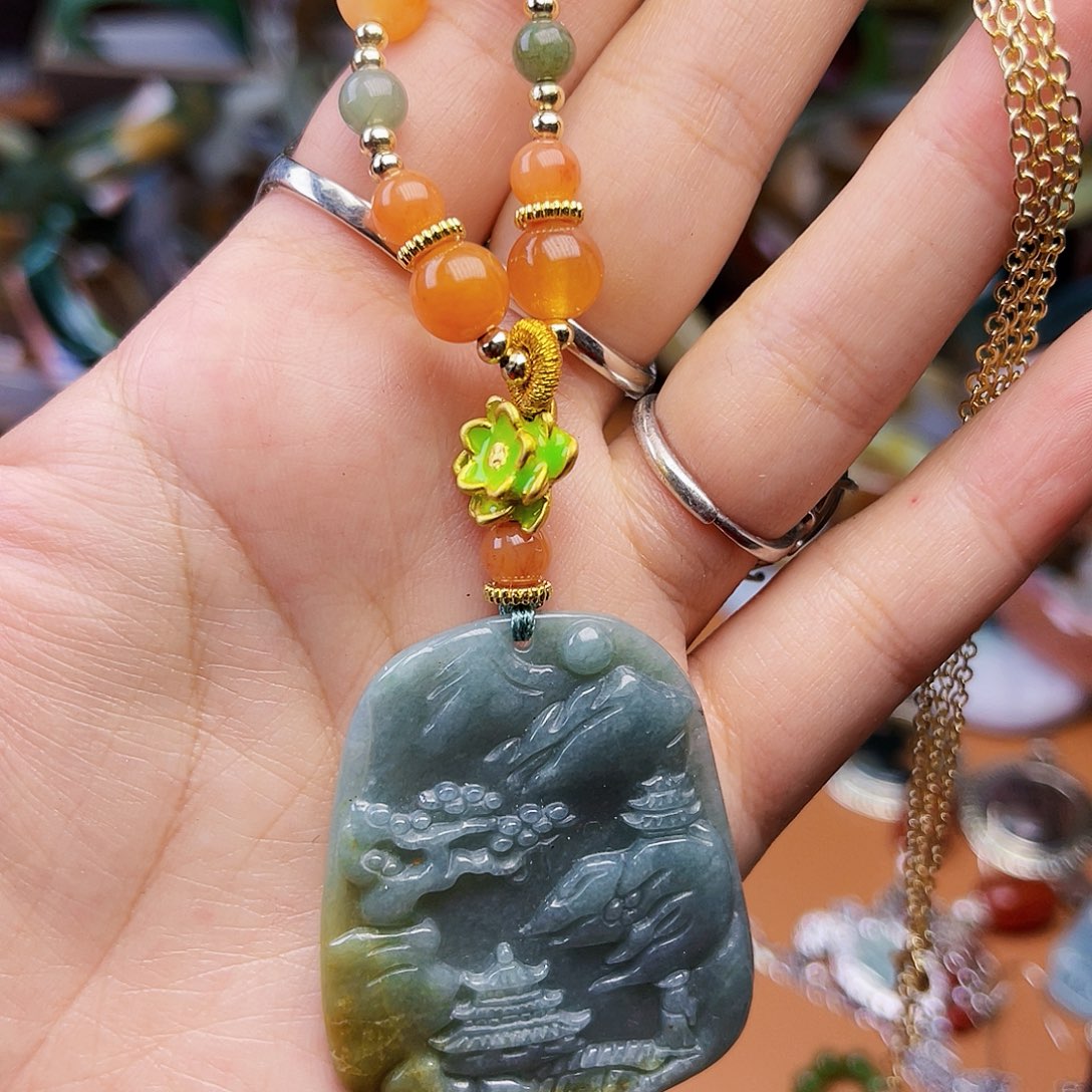 翡翠颈饰未镶嵌这