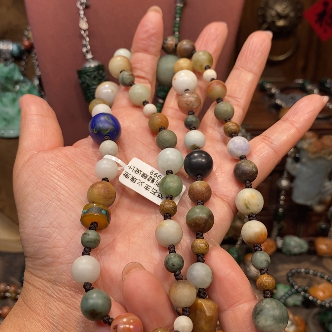 翡翠吊坠(赠链)未镶嵌