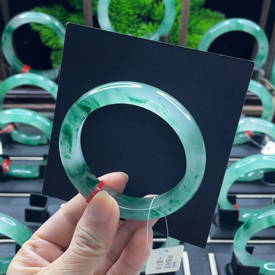 石英质玉未镶嵌手镯