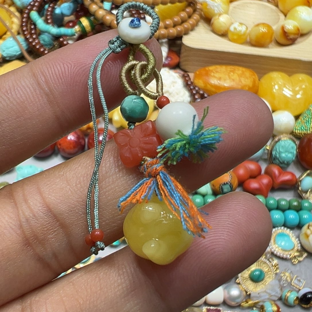 琥珀未镶嵌颈饰滴流