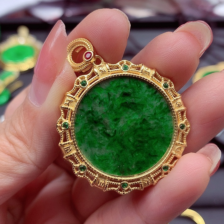 翡翠颈饰银S925镶嵌翡翠