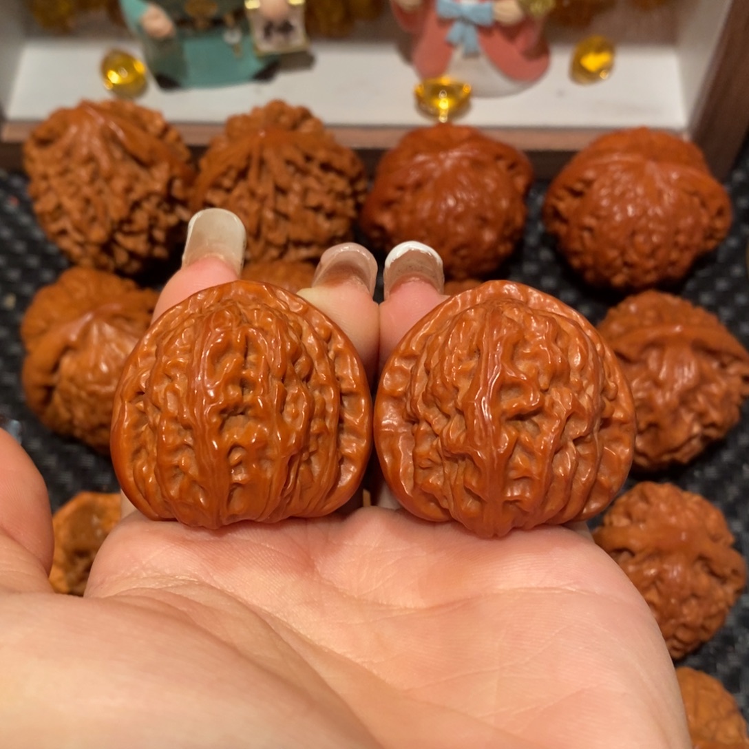 吊坠桃核36.6白狮子，0779