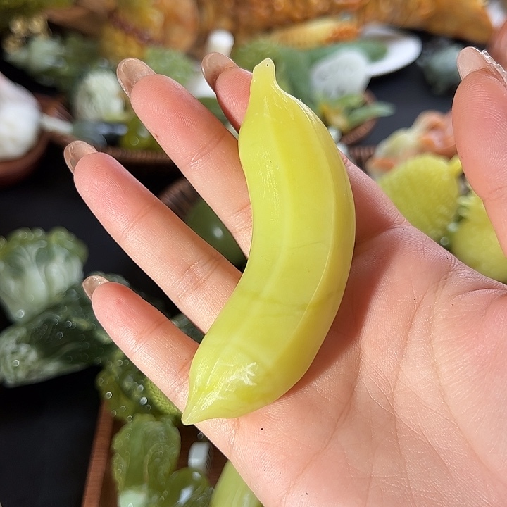 蛇纹石玉香蕉未镶嵌赵****a