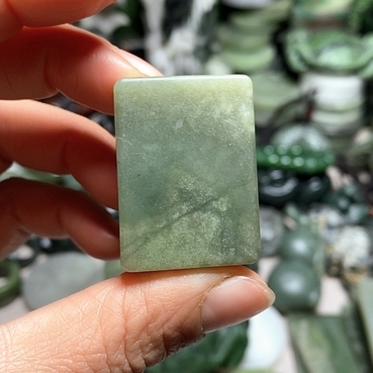 未镶嵌和田玉（糖玉）珠宝半成品