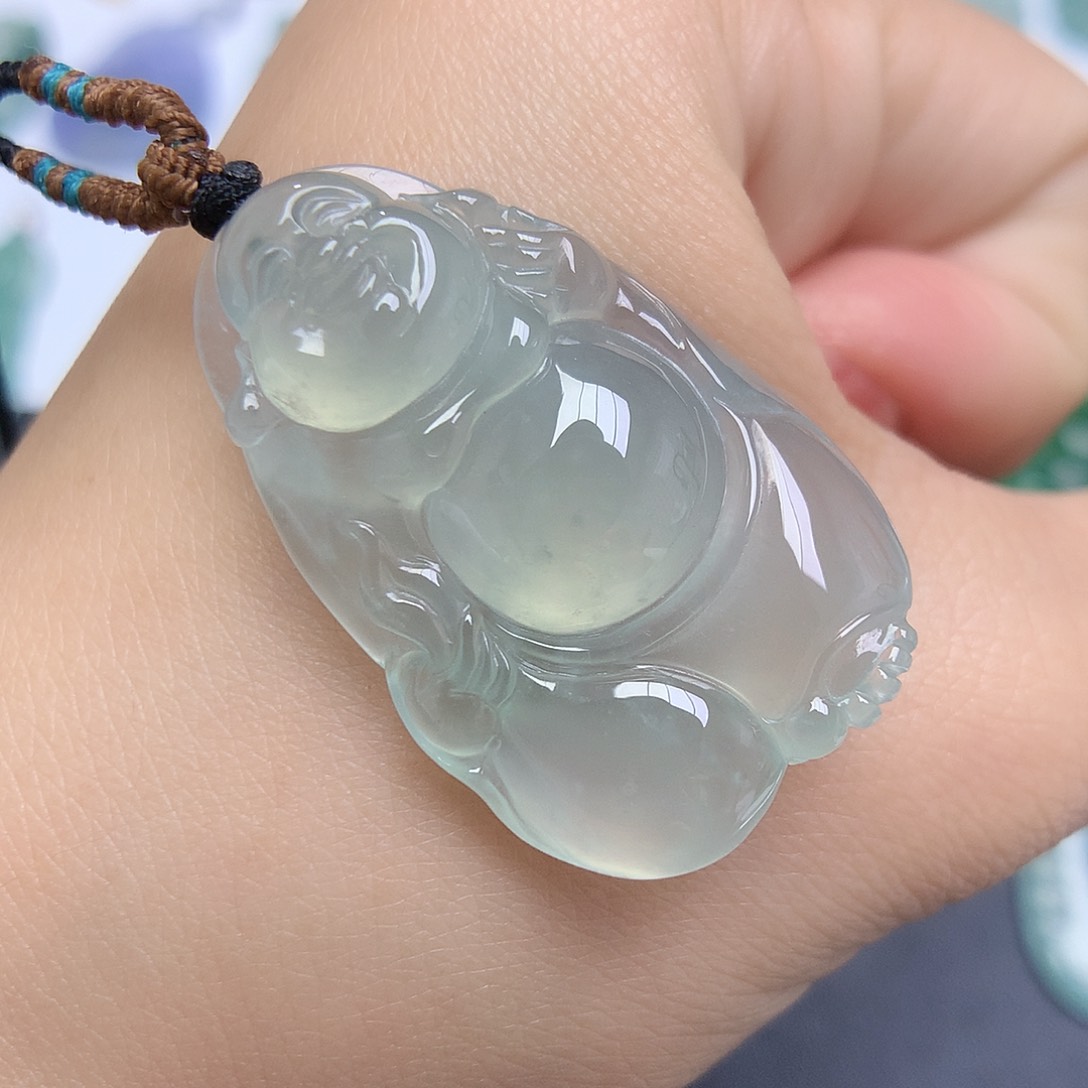 翡翠颈饰未镶嵌芊**主布袋佛