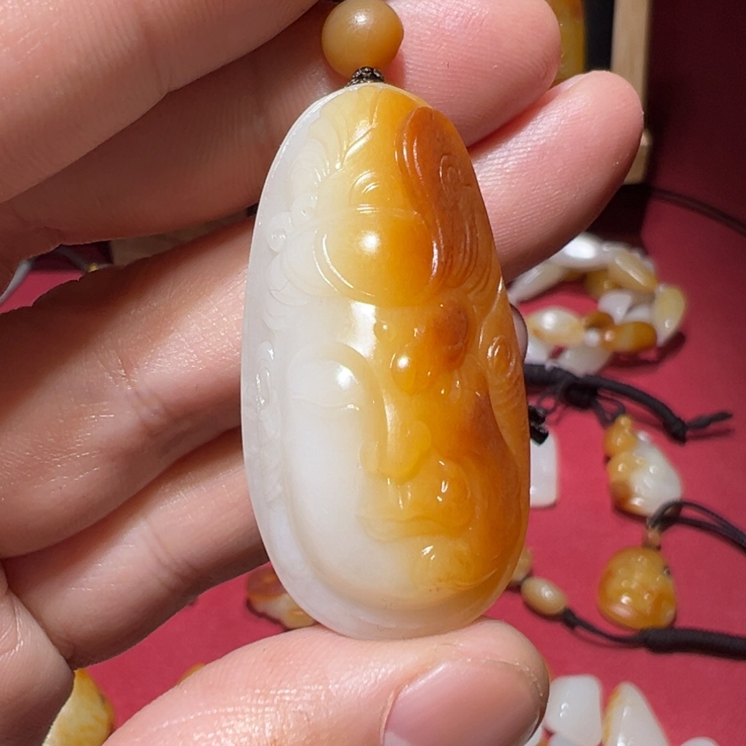 和田玉颈饰未镶嵌乐****忧