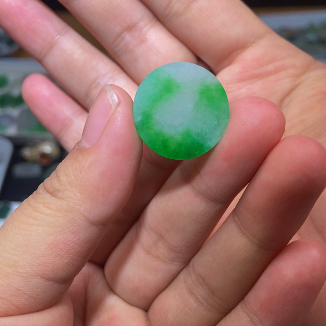 定制翡翠未镶嵌翡翠