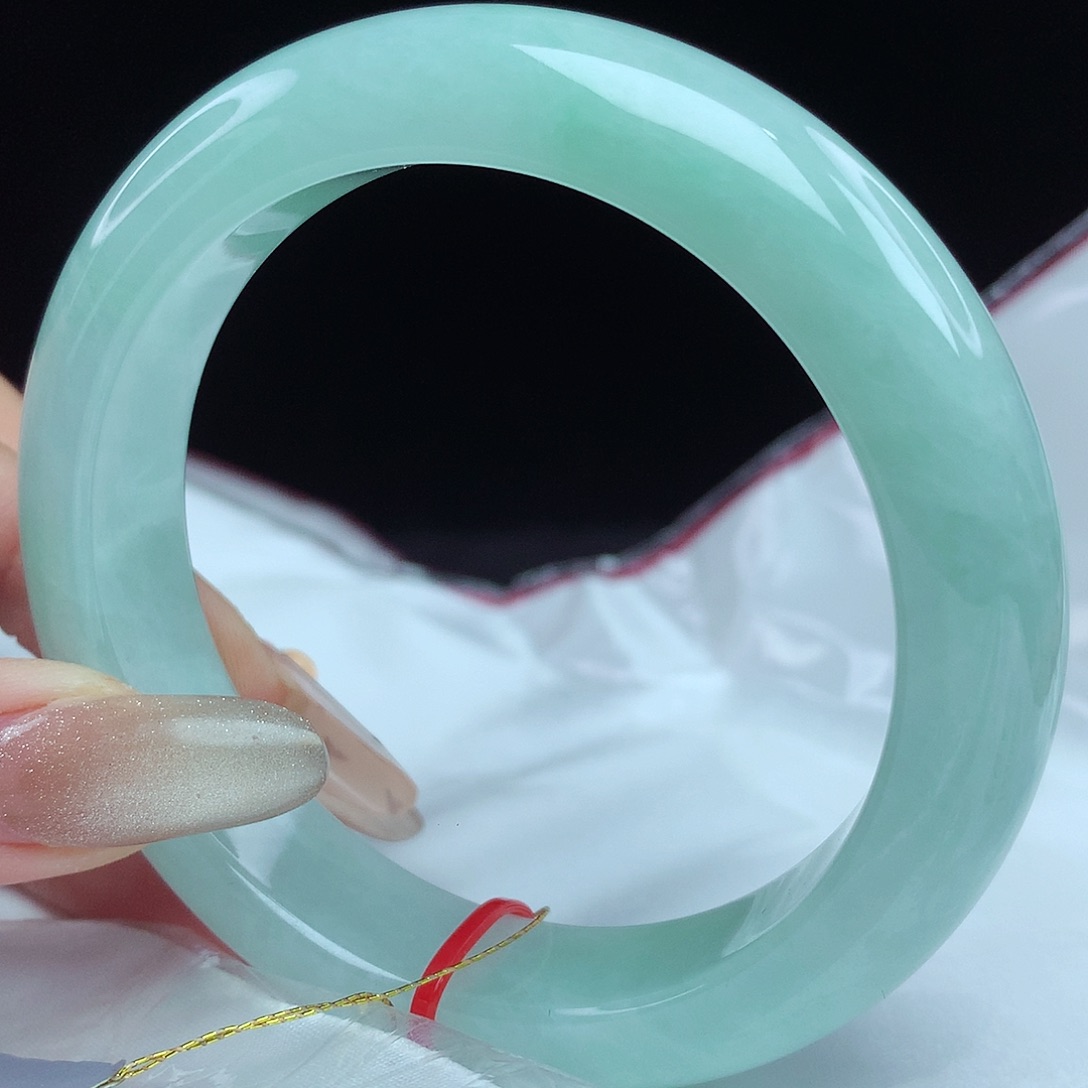 翡翠手镯未镶嵌58圈2975