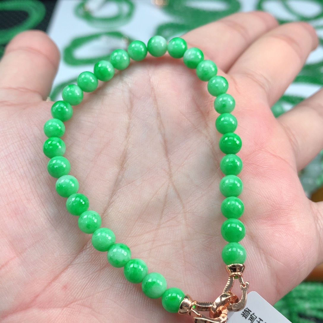 翡翠手链未镶嵌翡翠