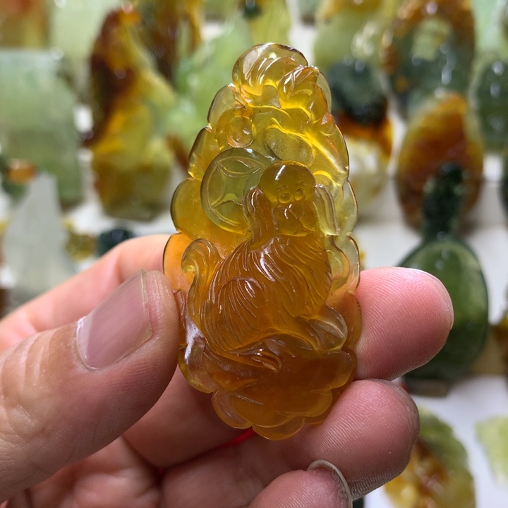 蛇纹石玉颈饰未镶嵌