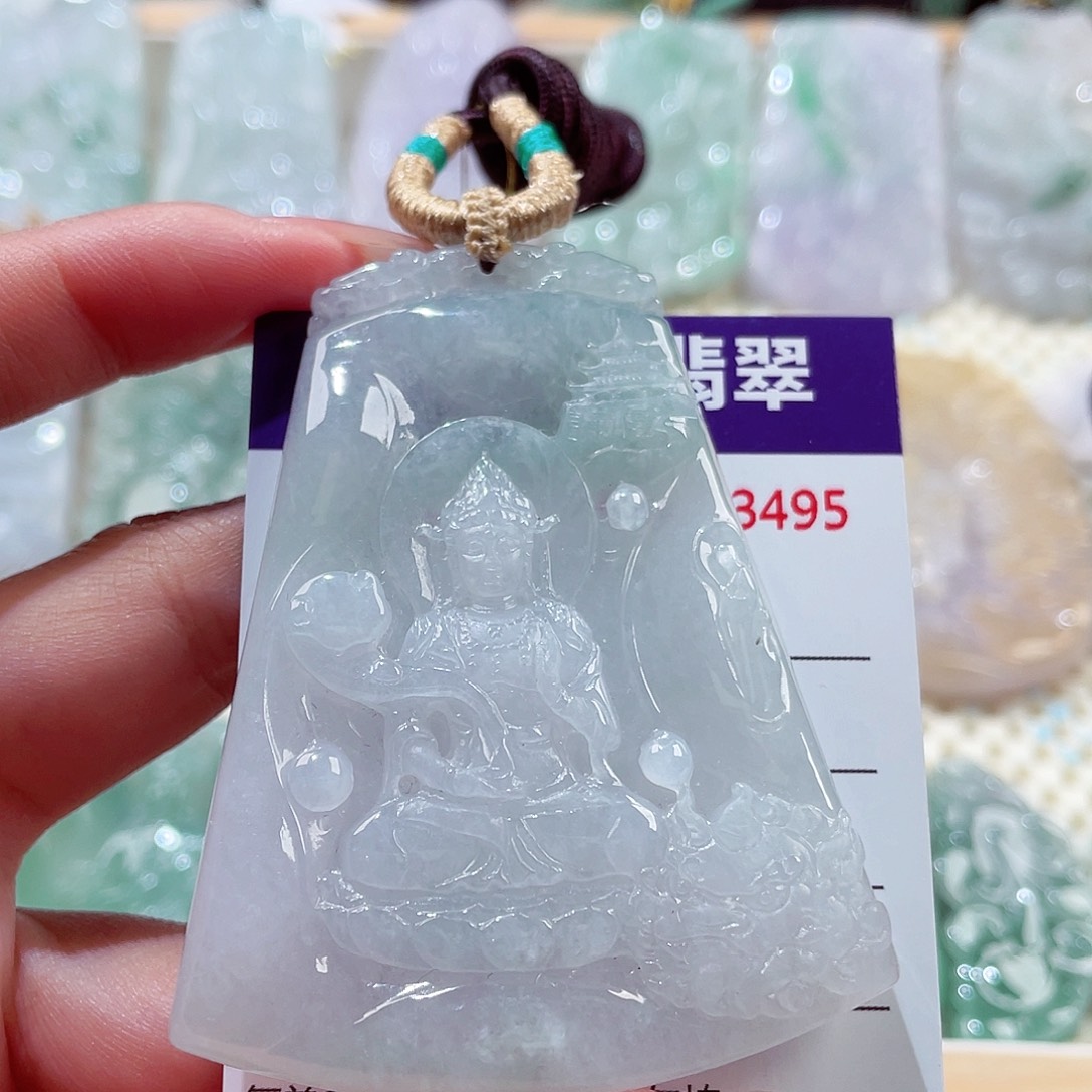 翡翠未镶嵌颈饰文殊