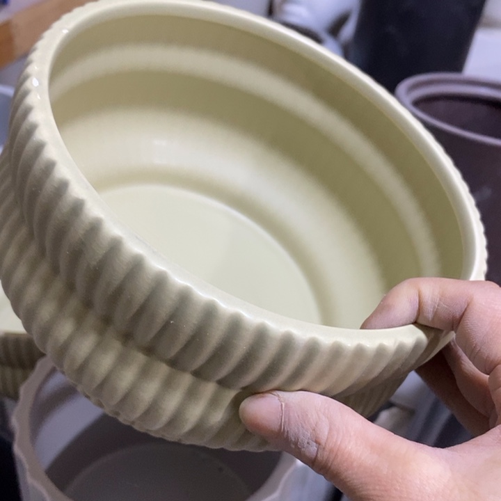 陶盆有孔 瑕疵针孔漏釉介意勿拍外口 17外高9