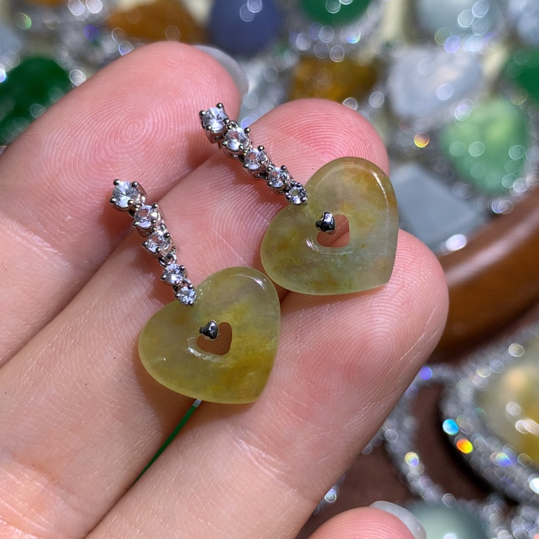 翡翠耳饰18K金镶嵌爱心