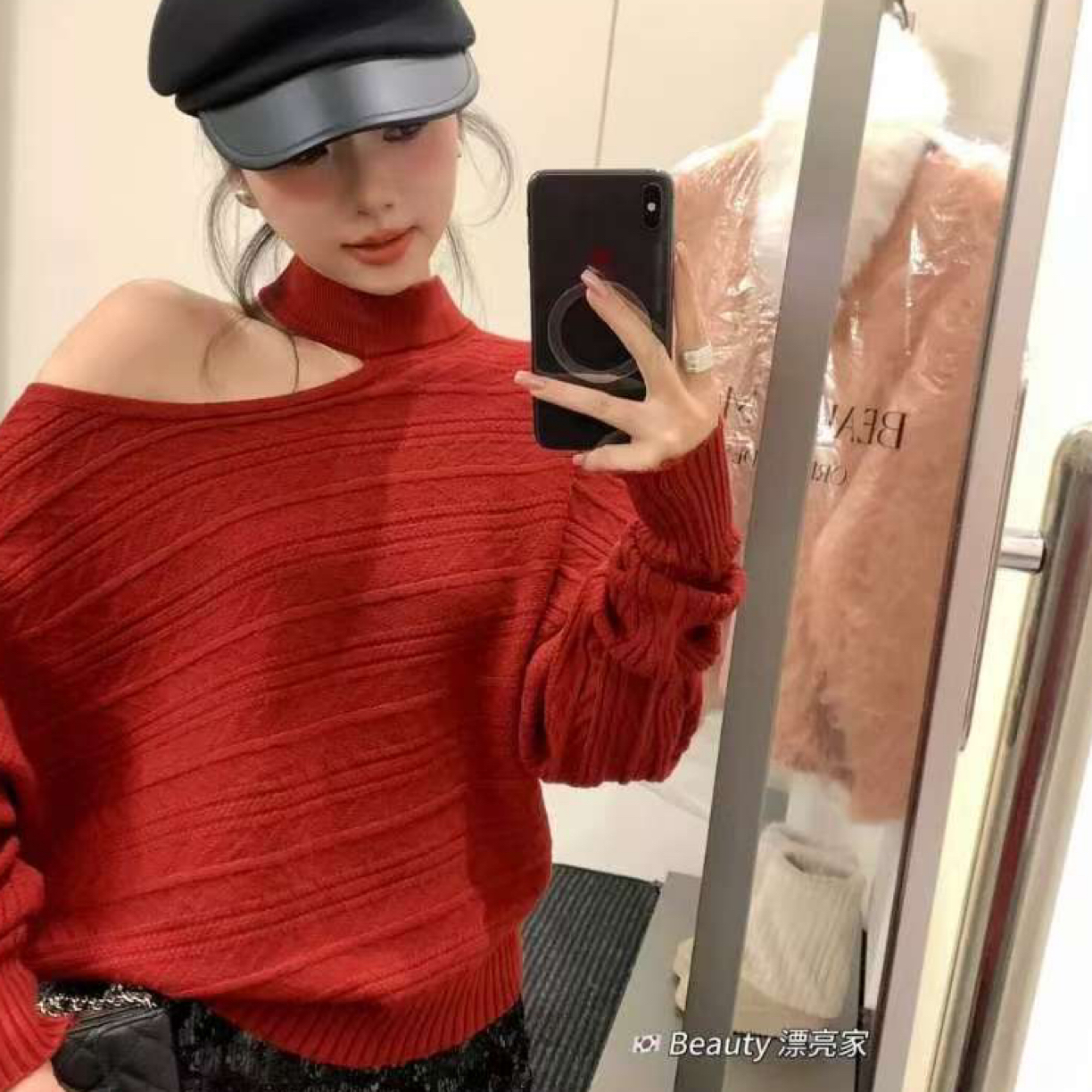 宜美多家 高级感细闪亮丝挂脖斜领露肩麻花羊毛上衣9199