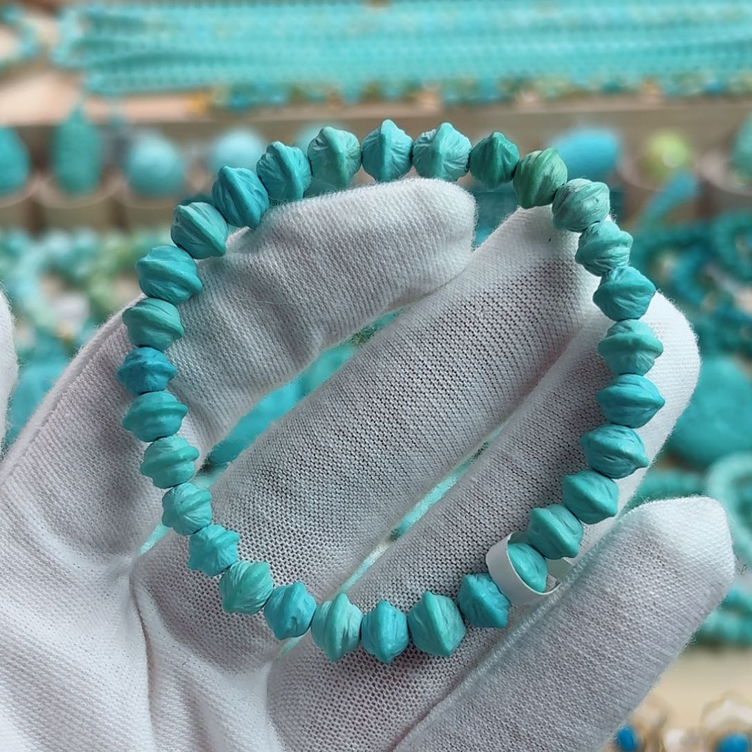 绿松石未镶嵌珠宝奇石