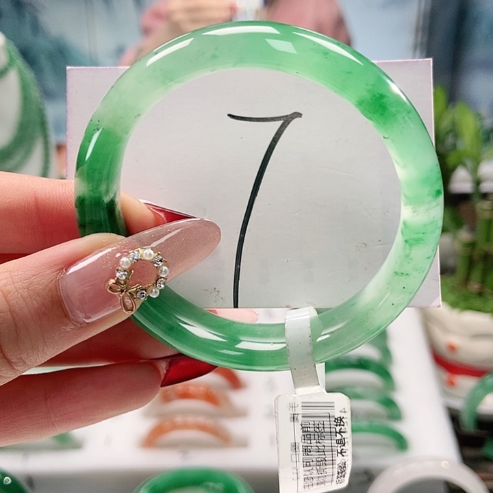 石英质玉手镯未镶嵌天然A货非洲翠手镯