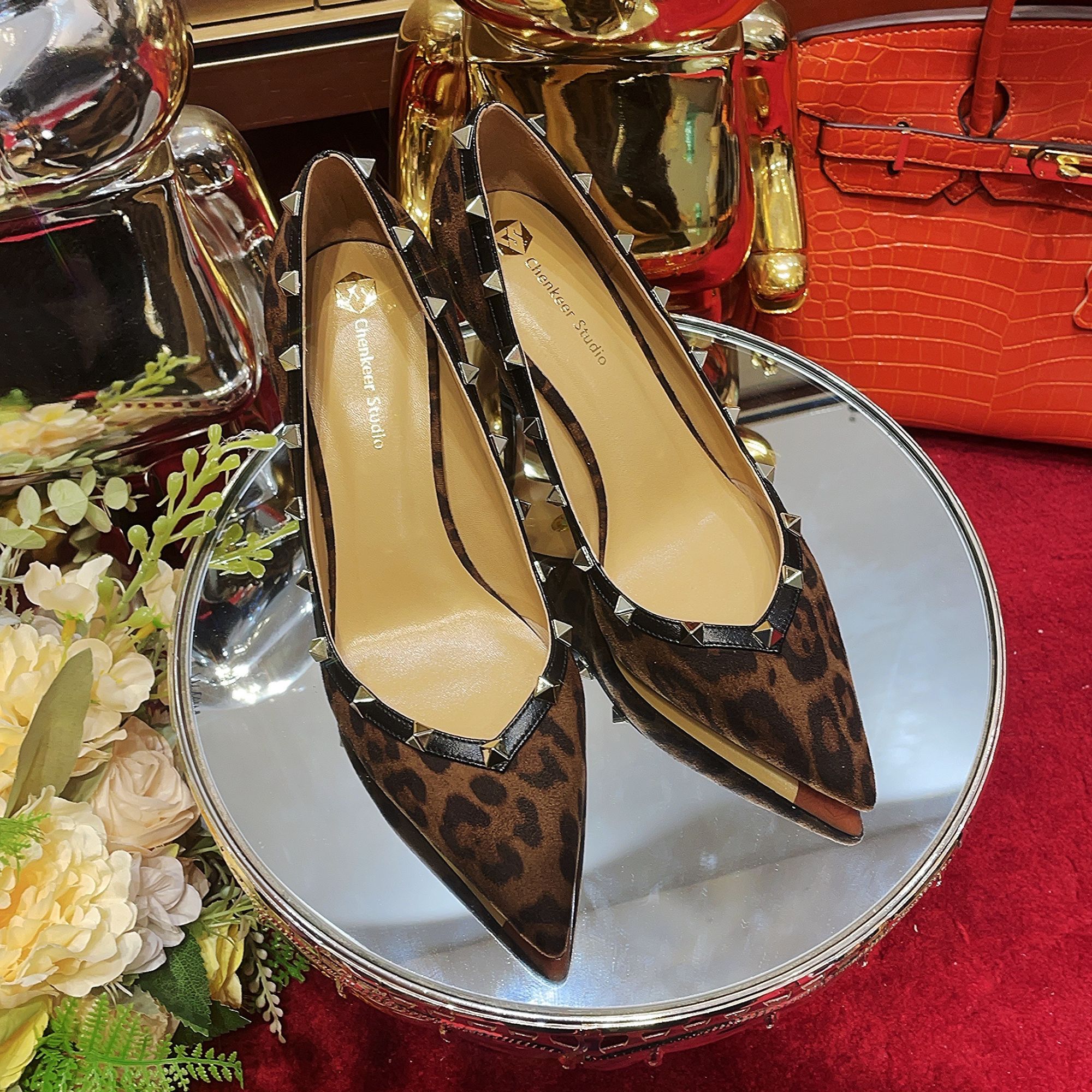 Chenkeer/陈可儿高定  2025年新款气质尖头豹纹铆钉高跟鞋细跟