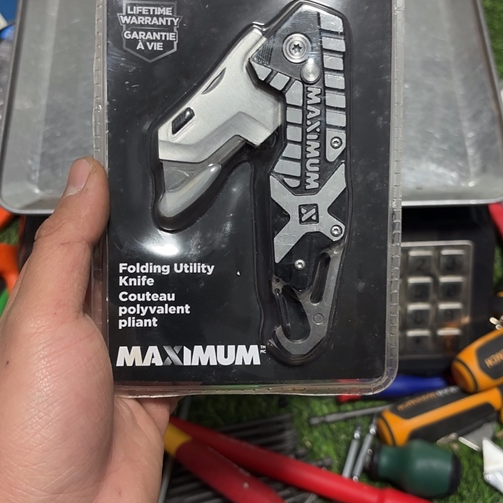 马克西姆美工刀一把