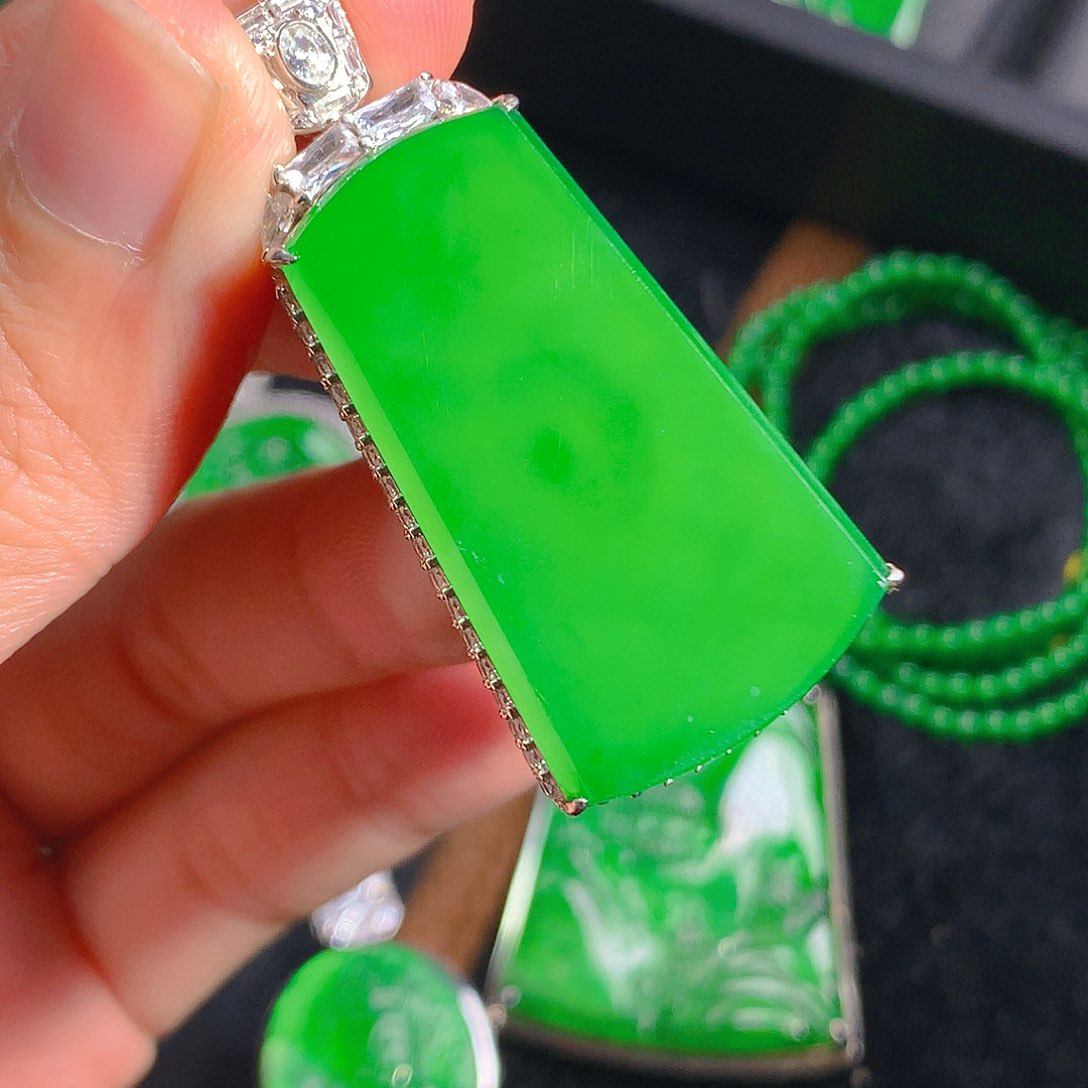 翡翠吊坠(不含链)未镶嵌