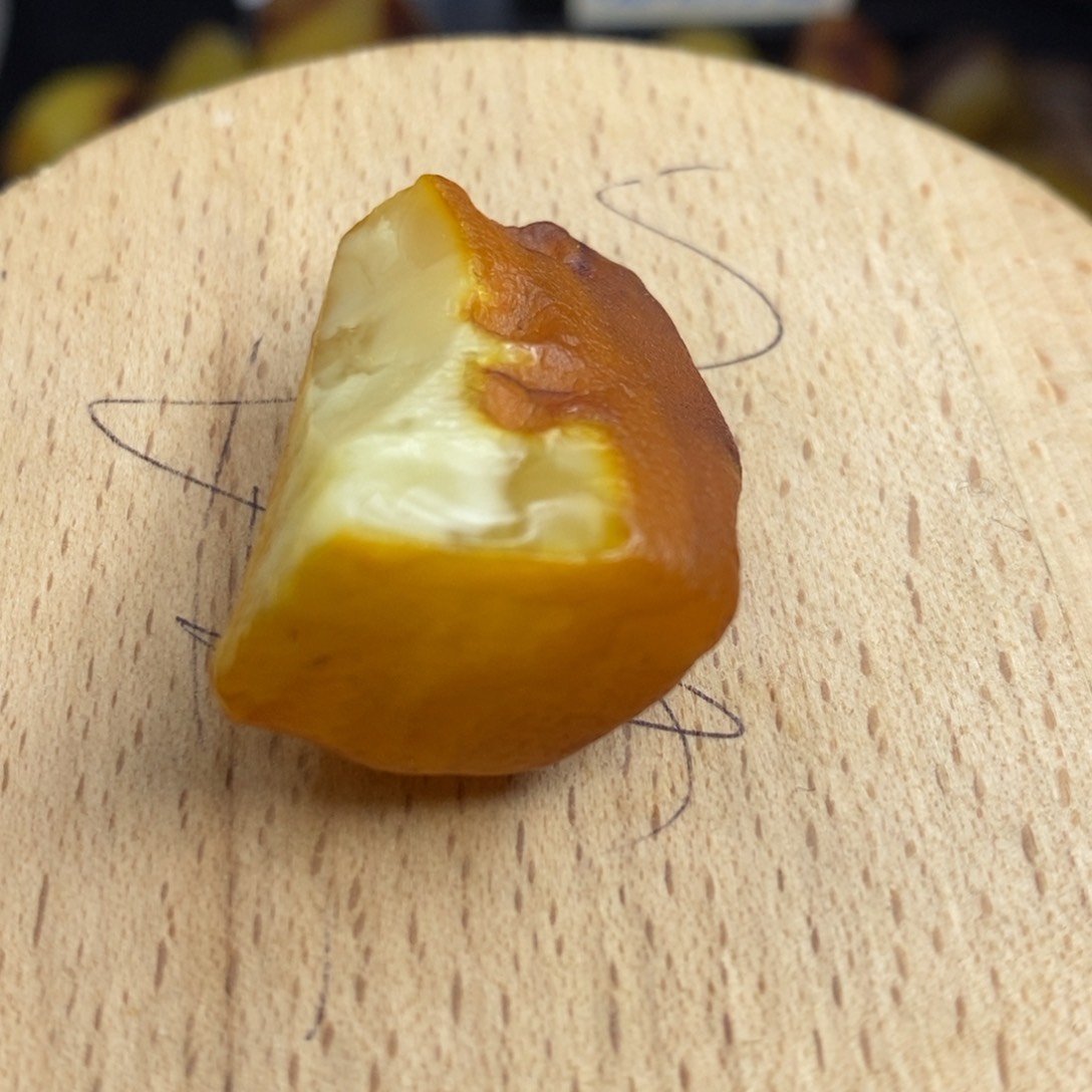 未镶嵌定制琥珀长****虫梨