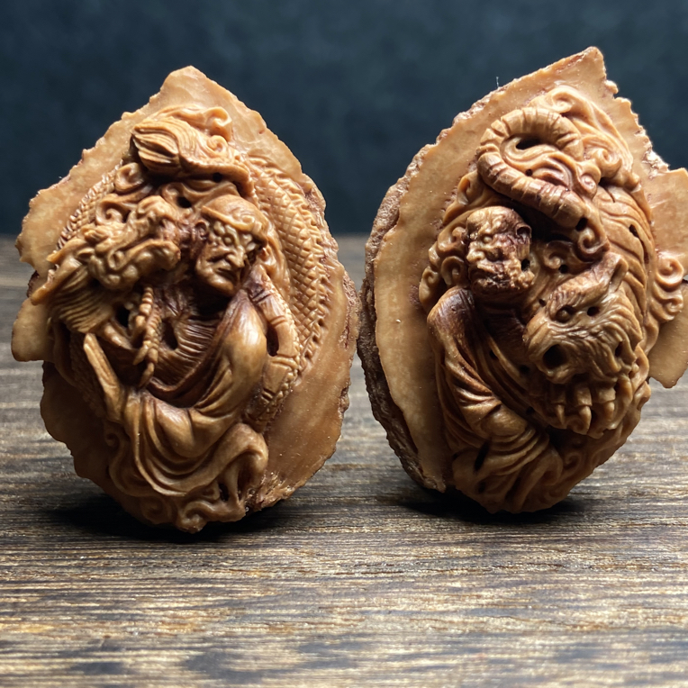 3.0左右桃核纯手工降龙伏虎罗汉一对单面把件