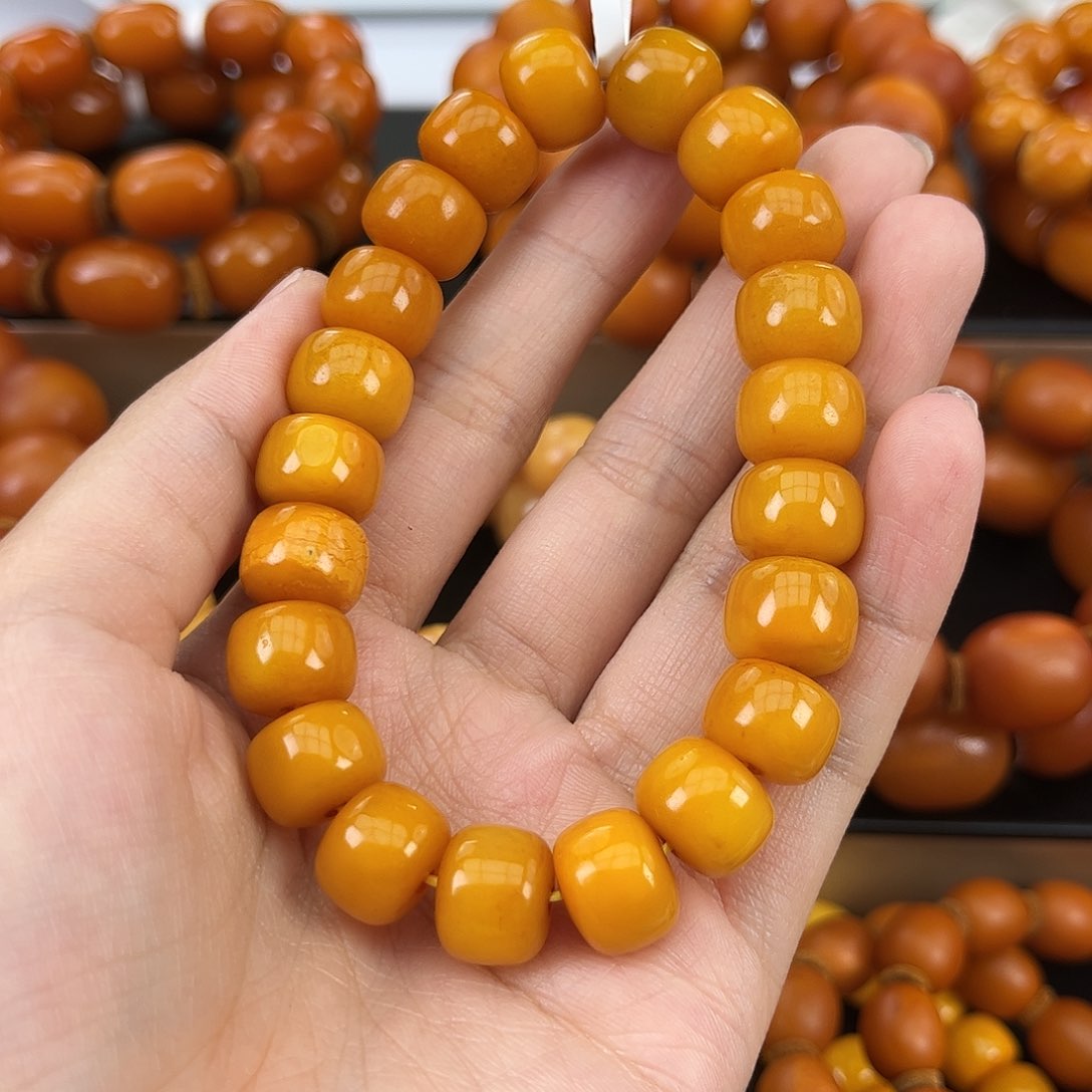 琥珀颈饰未镶嵌?*?蜜蜡