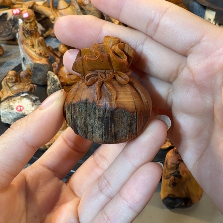 崖柏摆件手把件等