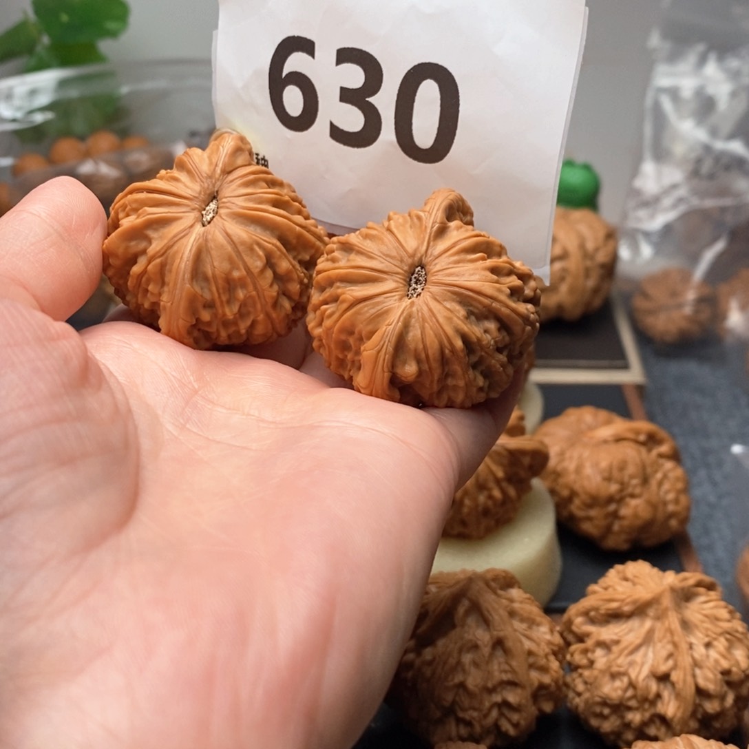 文玩核桃吊坠根**红全41磨盘630