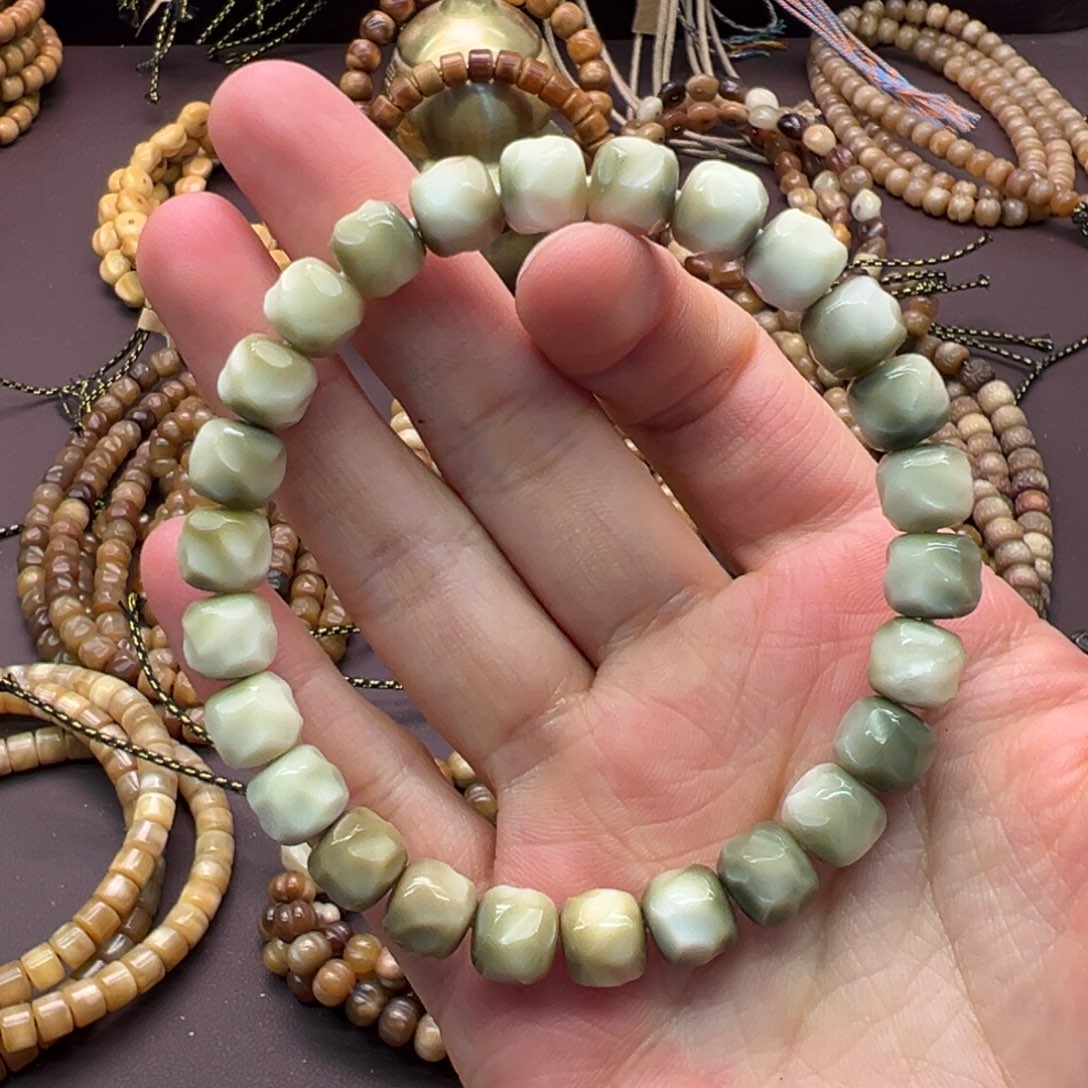 黑***猫龙脊菩提吊坠无相