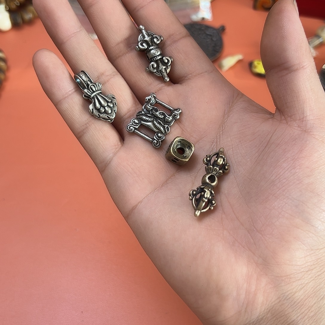 玛吉阿米藏式臻品直播间