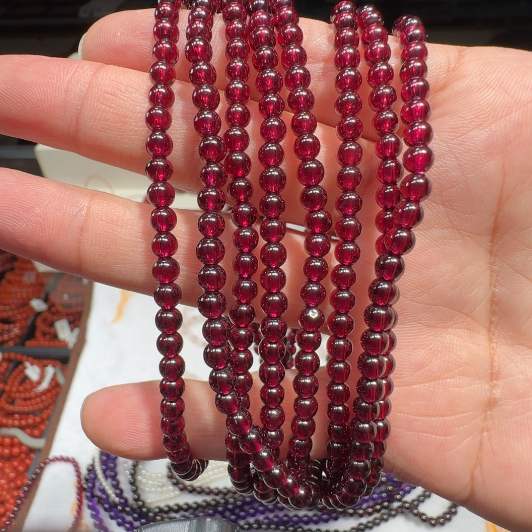 未镶嵌石榴石手链未向前