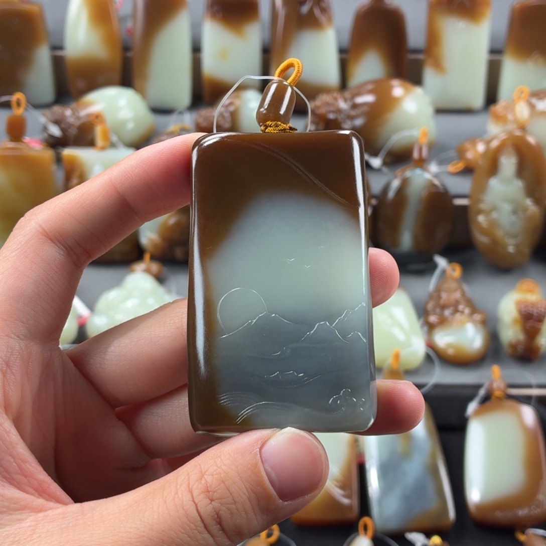 和田玉未镶嵌颈饰