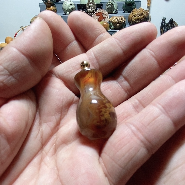 吳***森玛瑙/玉髓未镶嵌颈饰