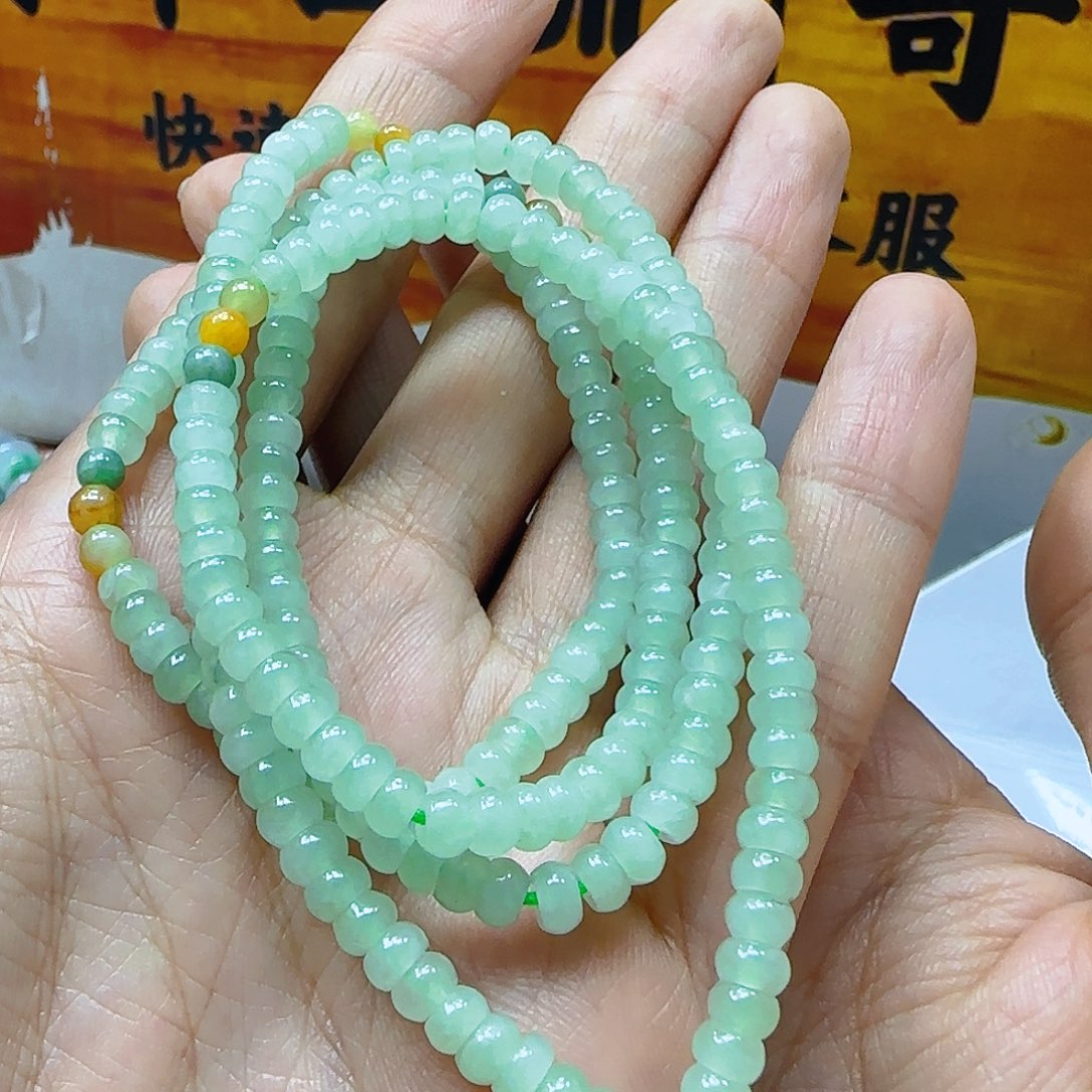 翡翠颈饰未镶嵌翡翠350