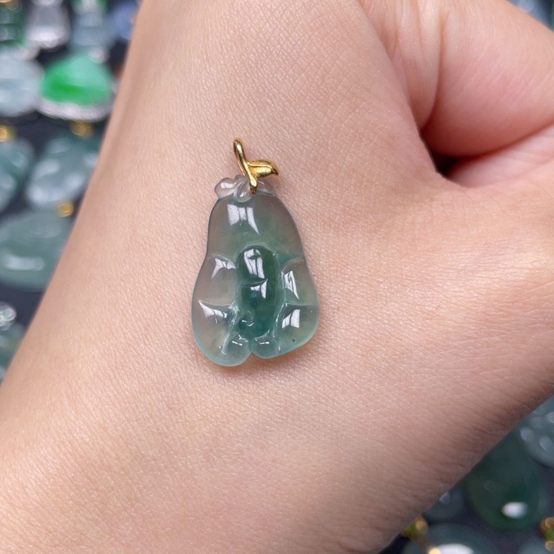 翡翠颈饰18K金镶嵌翡翠