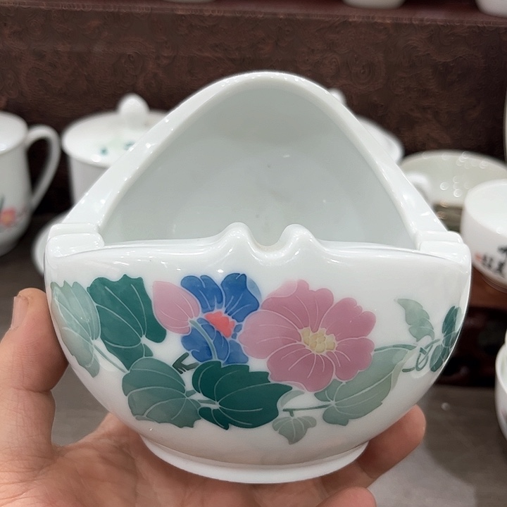 釉下五彩的瓷器和，