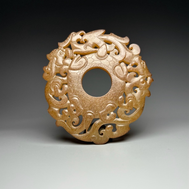 镂空盘龙鸡心玉佩一个