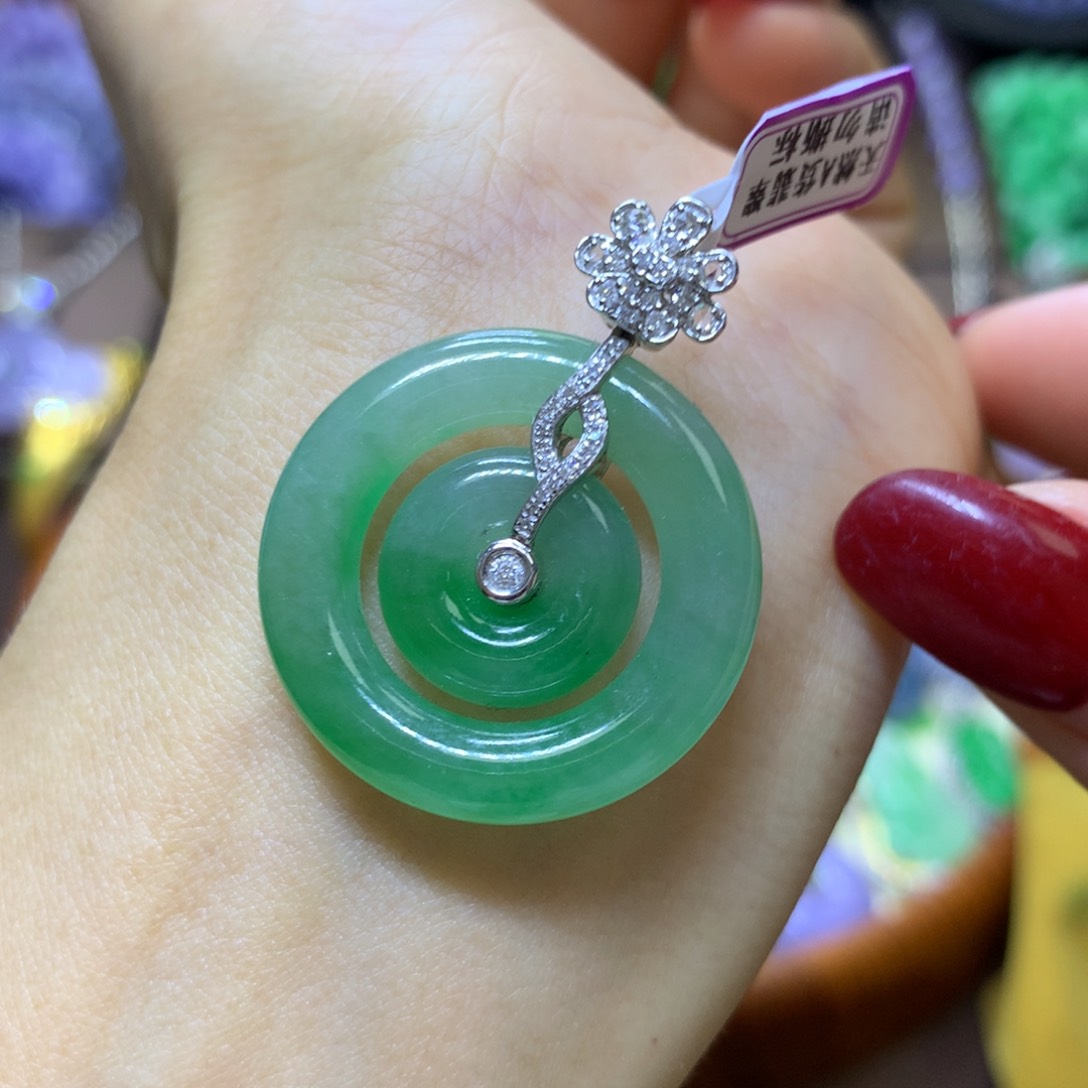 【闪购商品】翡翠颈饰18K金镶嵌翡翠