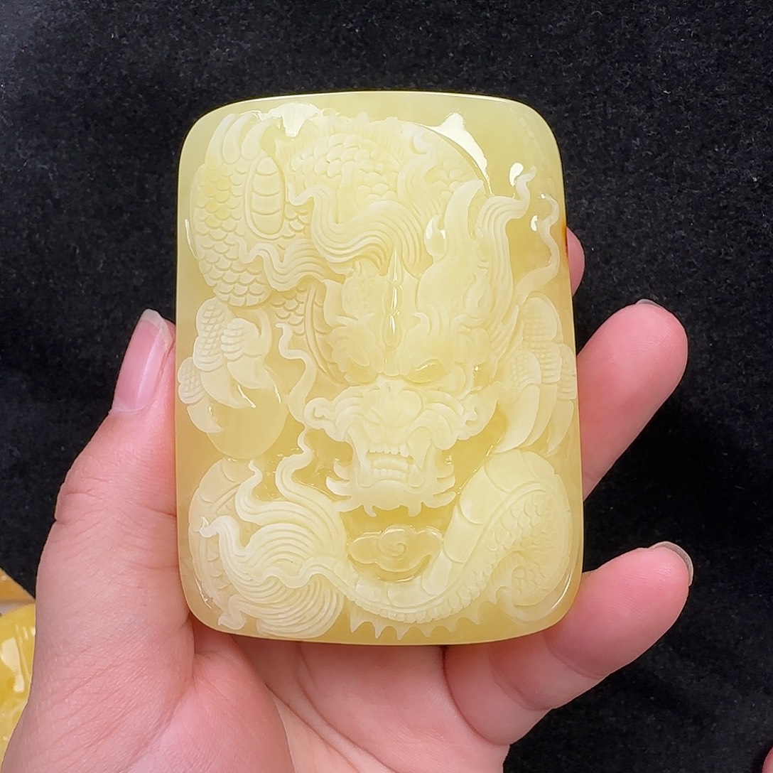 蜜蜡未镶嵌珠宝奇石