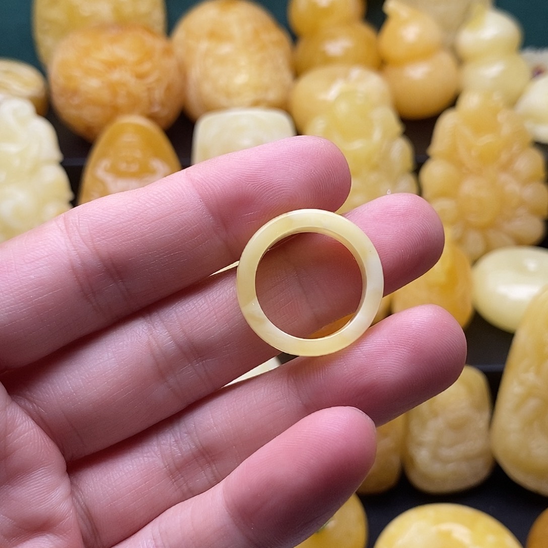 琥珀颈饰未镶嵌琥珀蜜蜡吊坠