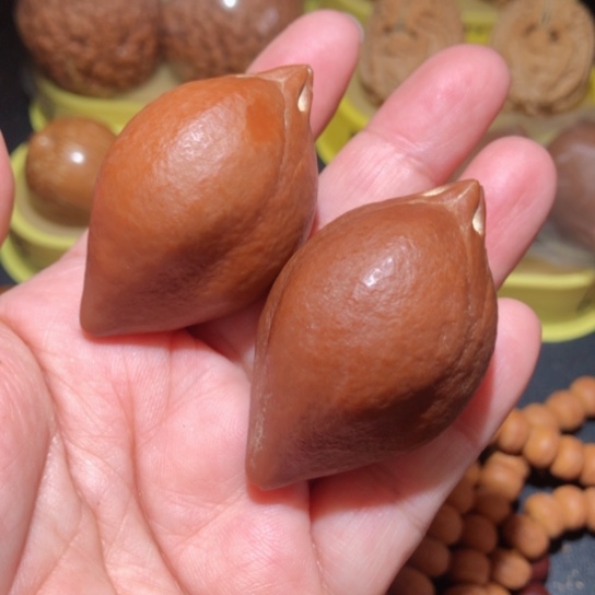 文玩核桃把件小鸟橄榄