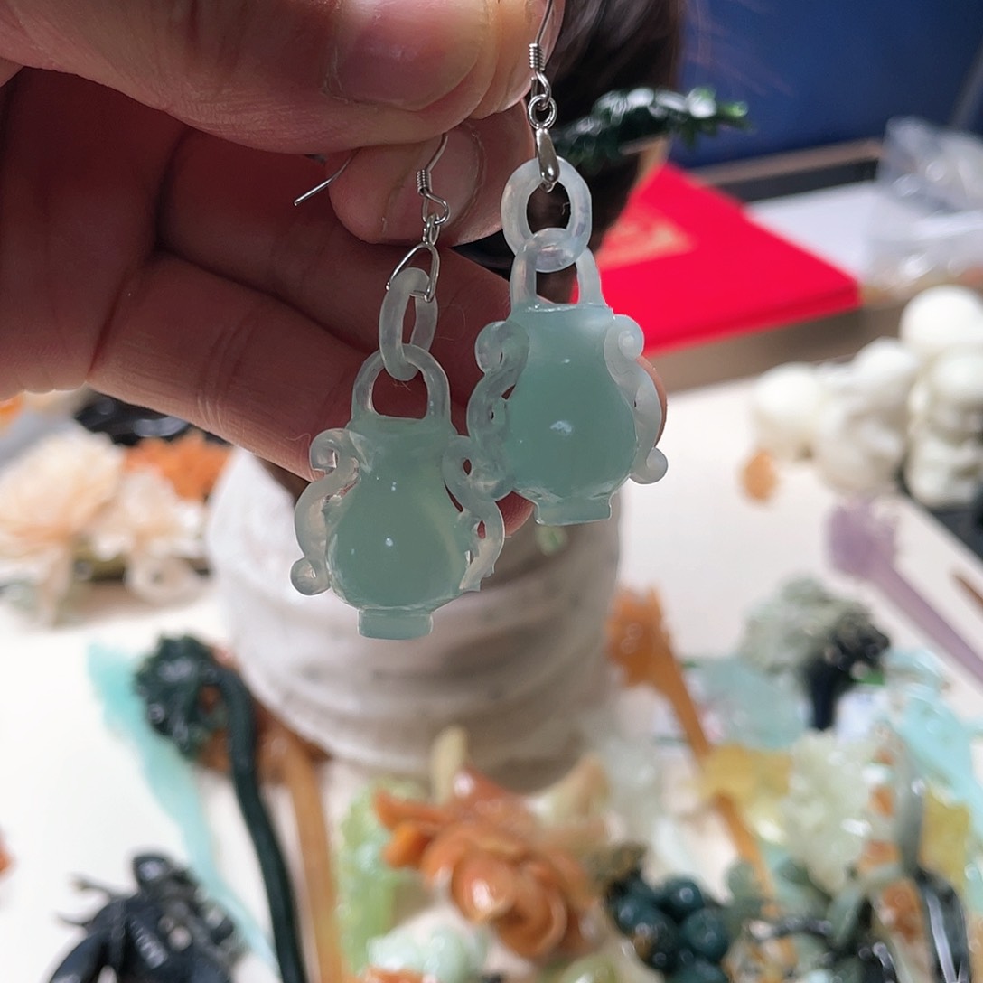 【闪购商品】未镶嵌岫玉发饰黛****?