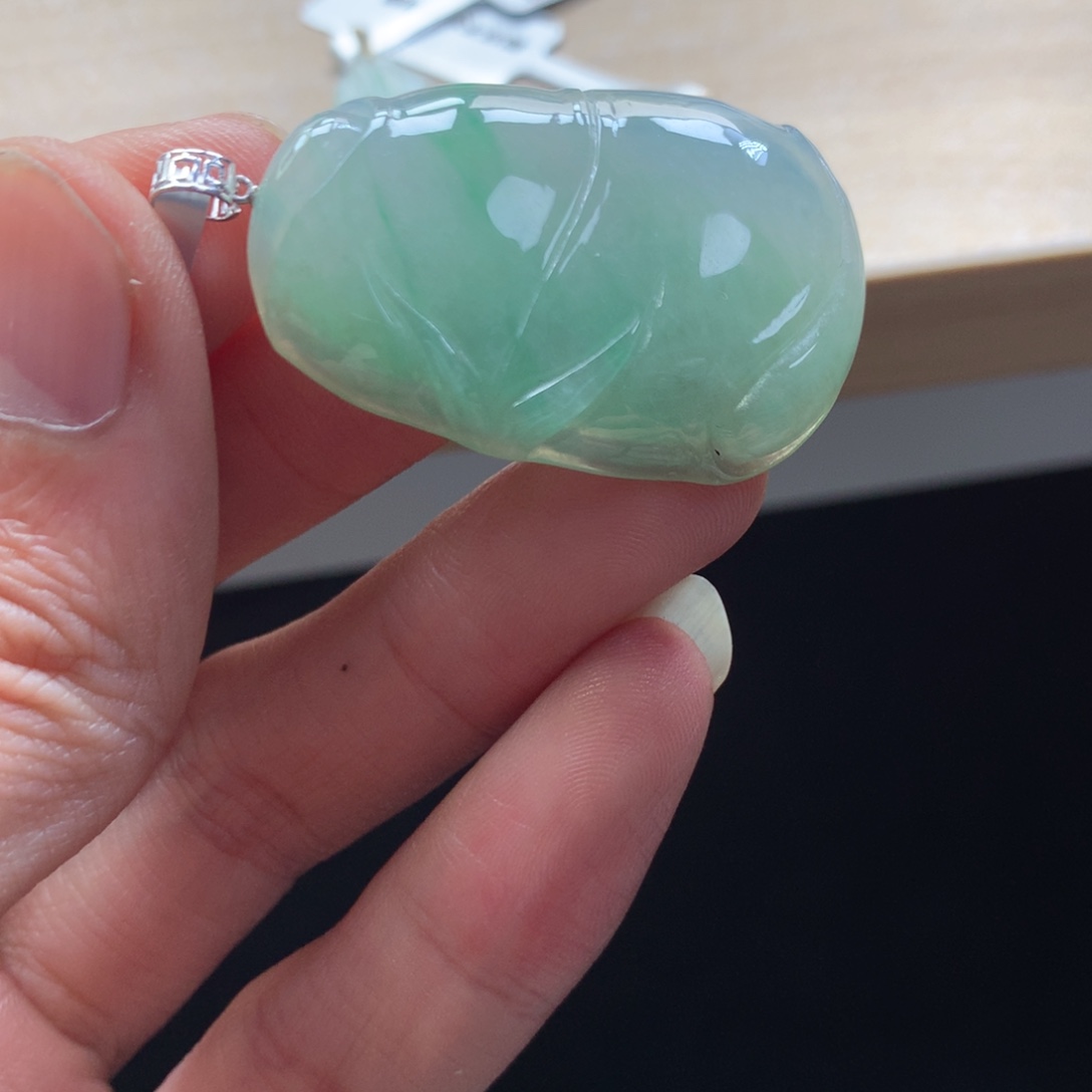 颈饰未镶嵌翡翠吊坠