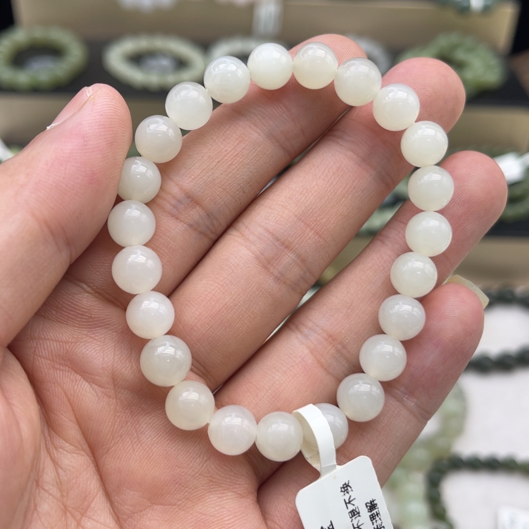 文***阁未镶嵌手串和田玉卡8新疆白