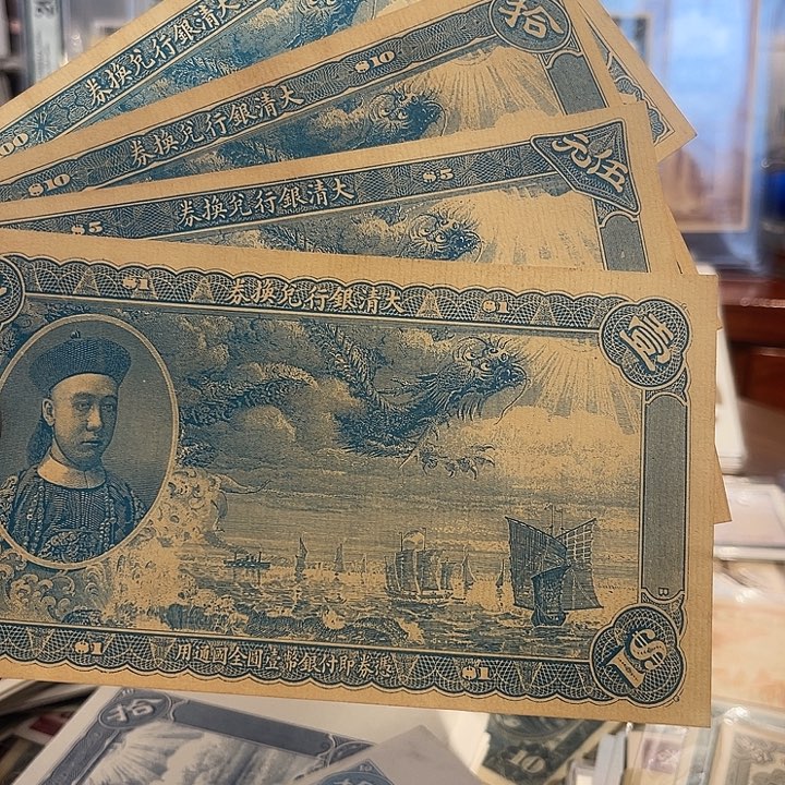 周*随机发货一套的价格