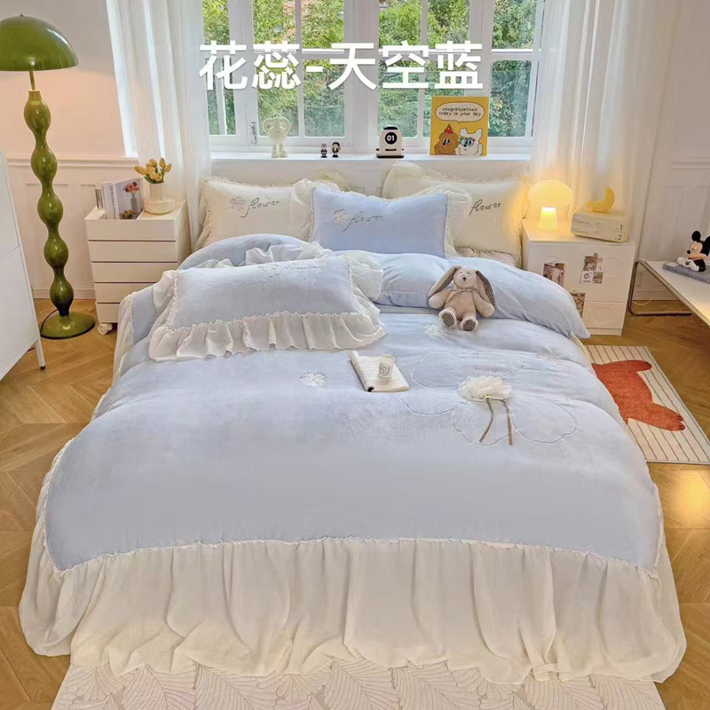 【晴美】高克重牛奶绒刺绣四件套-花蕊-天空蓝