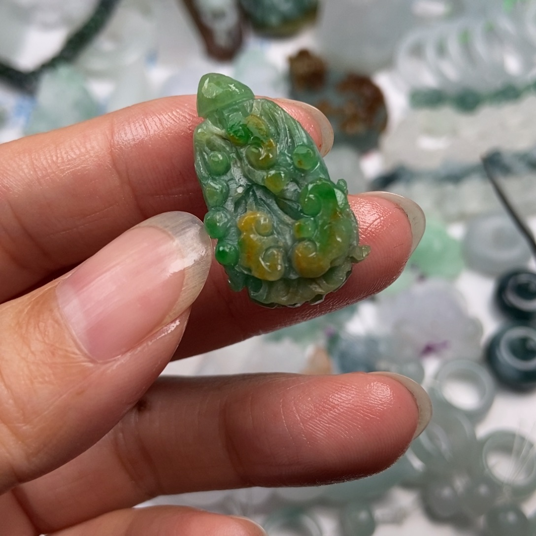 定制翡翠未镶嵌翡翠